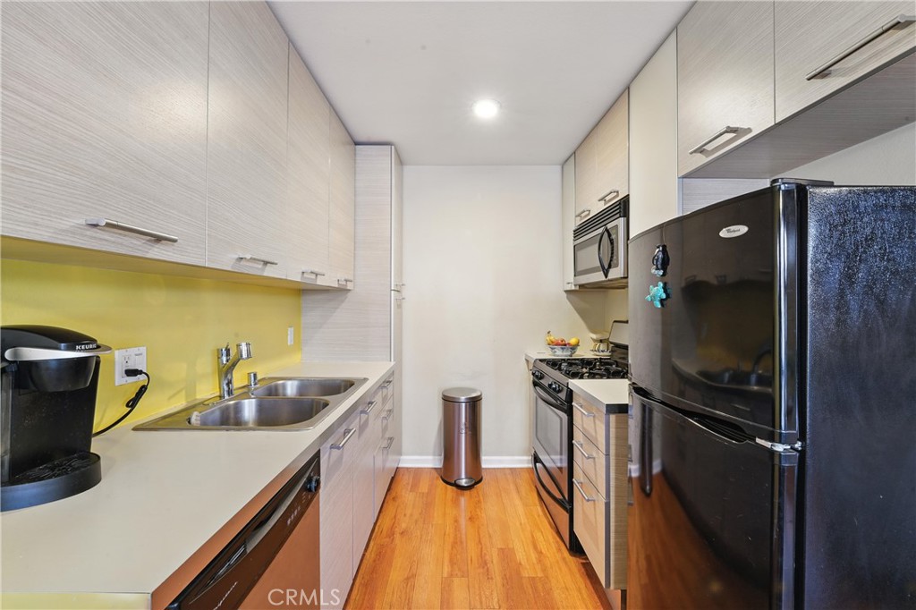 6250 Fulton Avenue, Unit 104 Van Nuys, CA 91401 - Photo 10 of 19