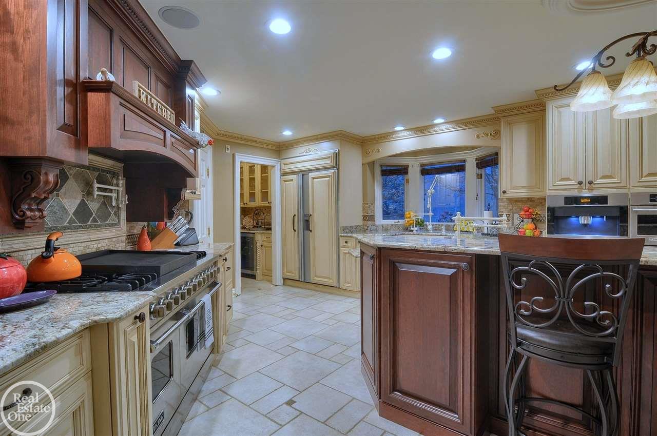 1476 Highpoint Court Rochester, MI 48306 - Photo 21 of 75 50028039-20.JPG