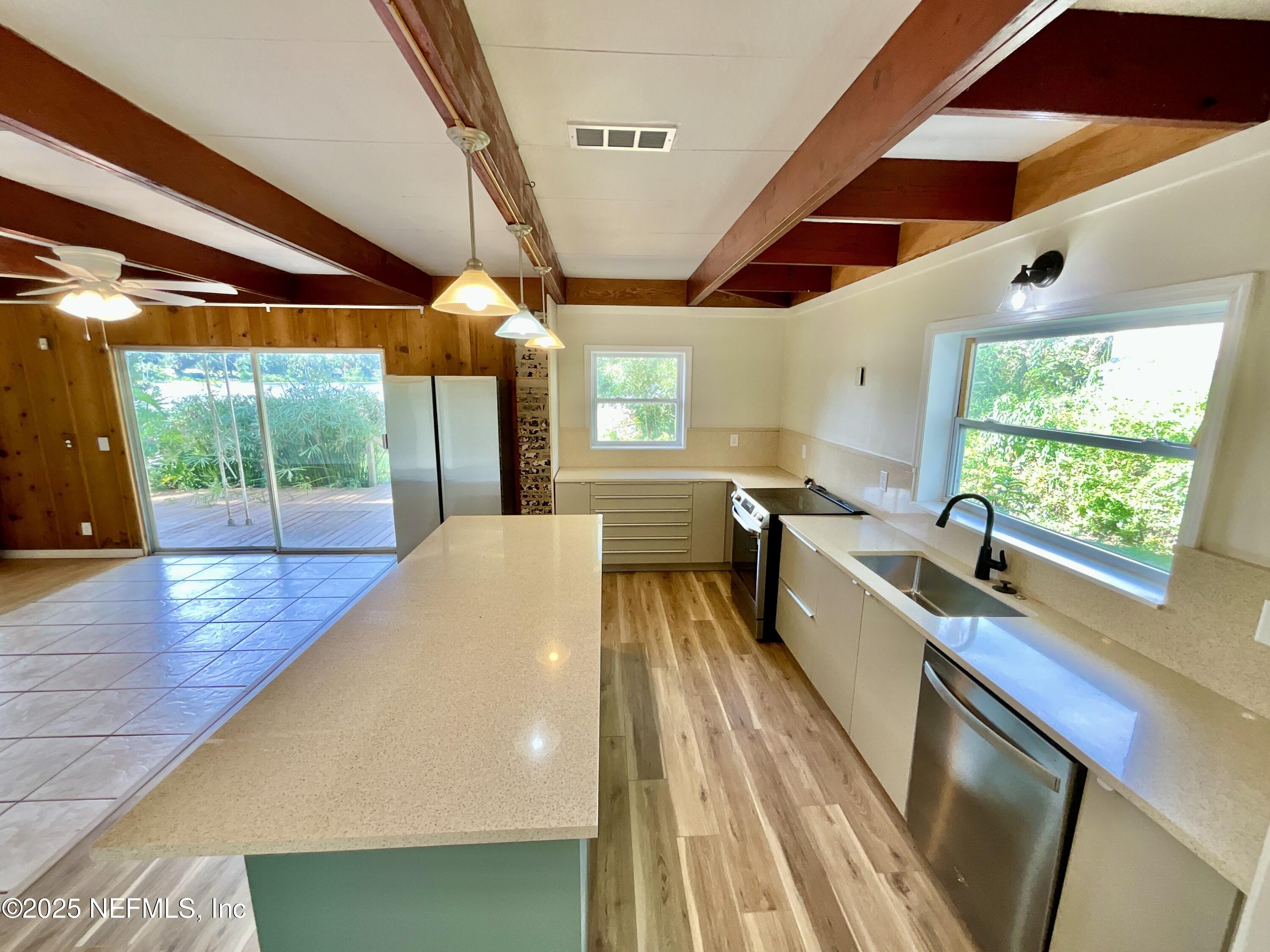 145 Depot Road Hawthorne, FL 32640 - Photo 22 of 73 a very nice looking room with a large window