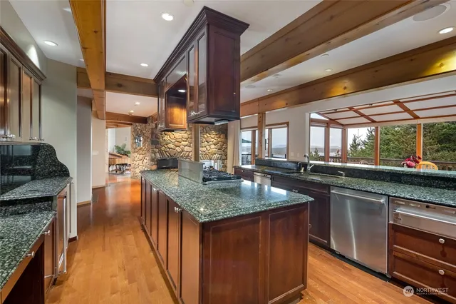 $1,995,000 | 6 VÃa Rocciosa, Friday Harbor, WA 98250