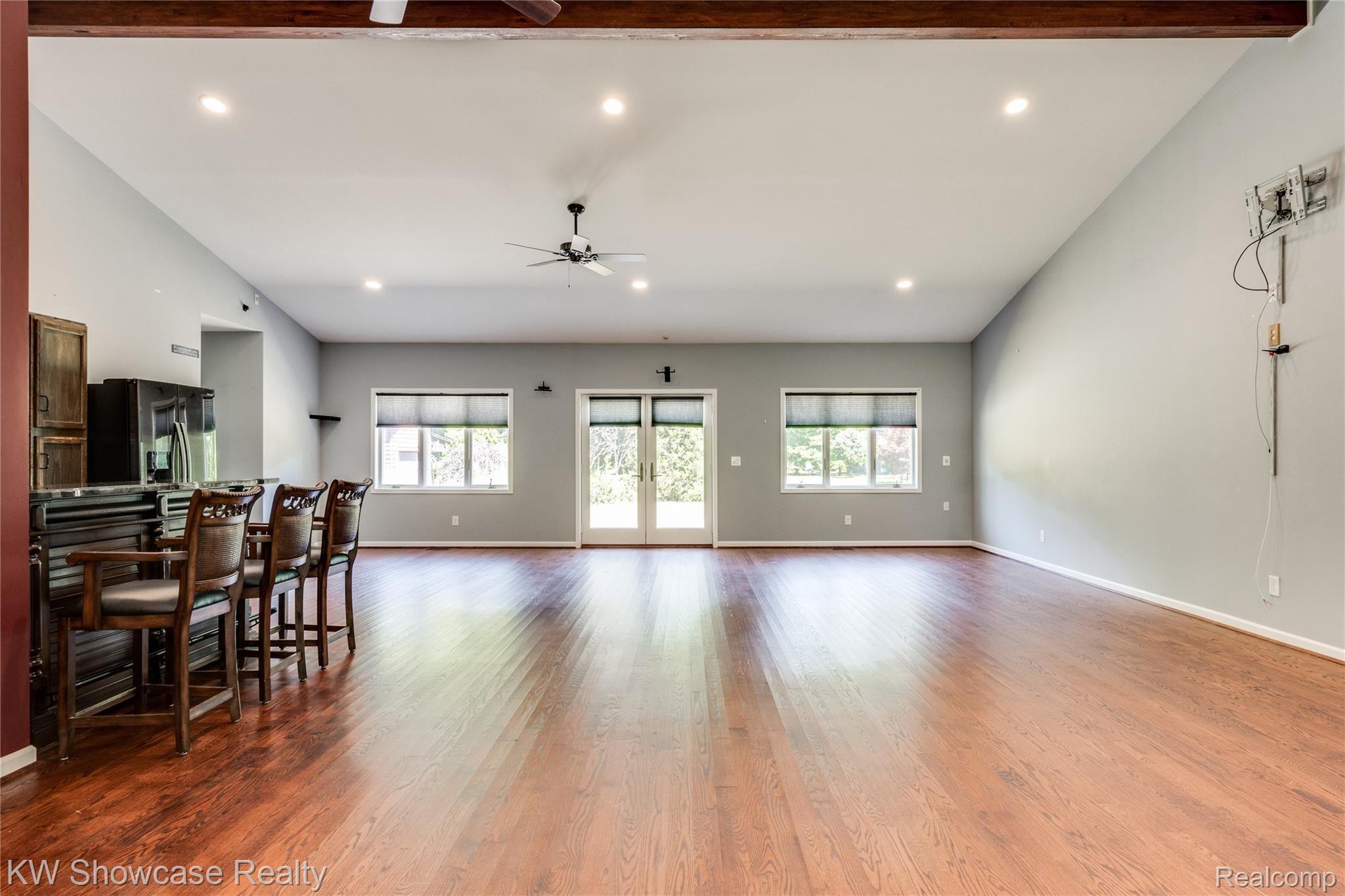 1526 Merry Road Waterford, MI 48328 - Photo 34 of 66 Interiors (30 of 54).jpg