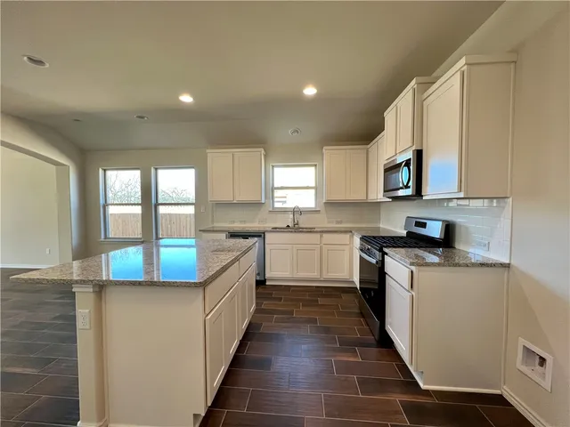 $1,999 | 129 Blue Oak Boulevard, San Marcos, TX 78666