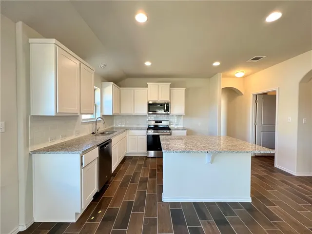 $1,999 | 129 Blue Oak Boulevard, San Marcos, TX 78666