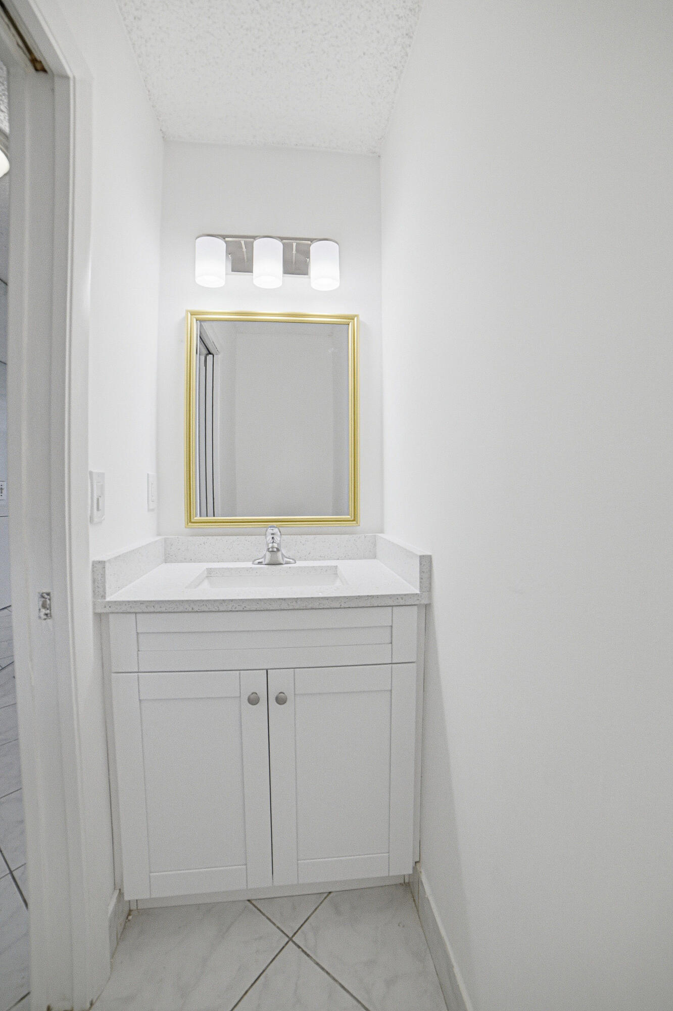 8207 Fairway Road, Unit 8207 Sunrise, FL 33351 - Photo 6 of 34 Bathroom