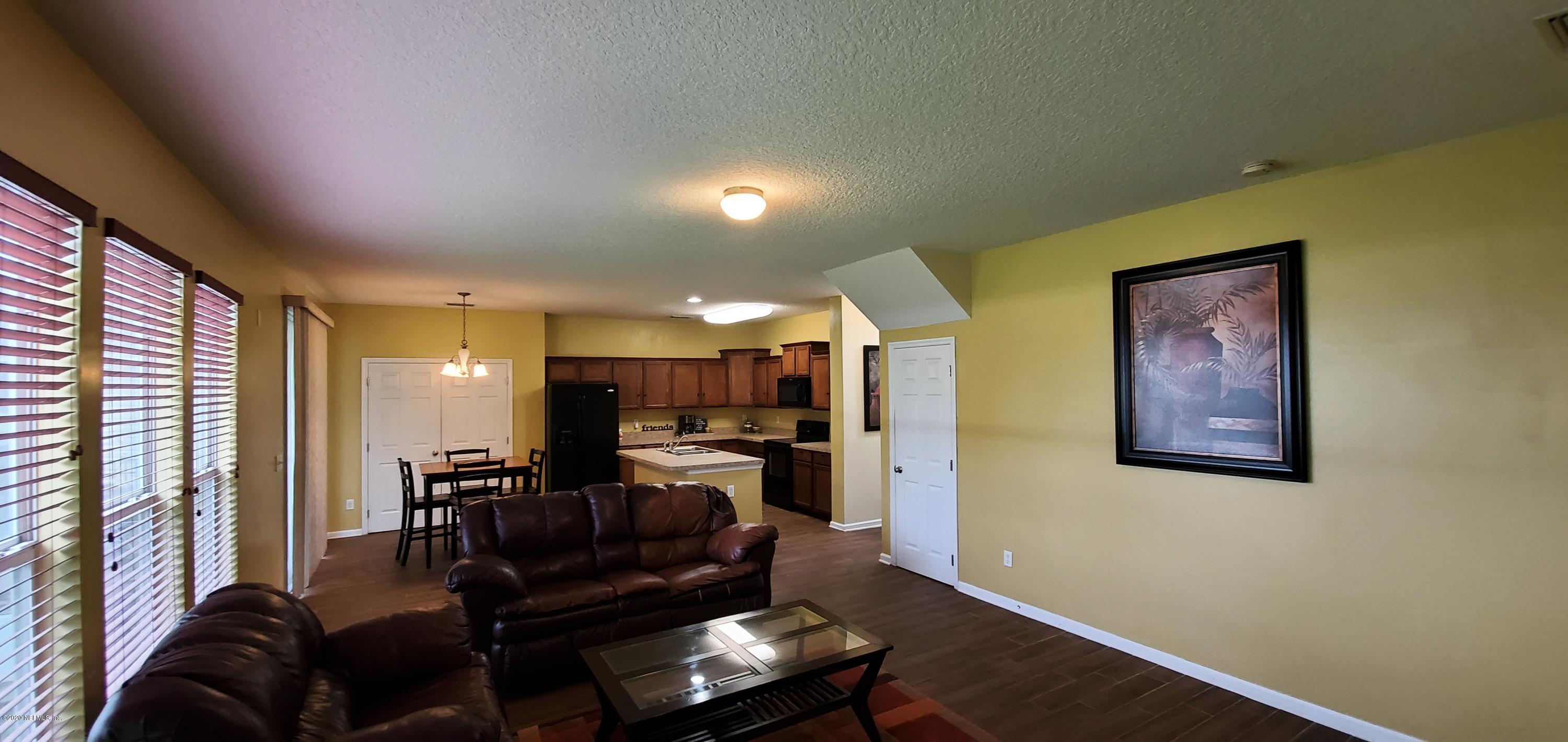 5913 Round Table Road Jacksonville, FL 32254 - Photo 4 of 17 20201029_115700