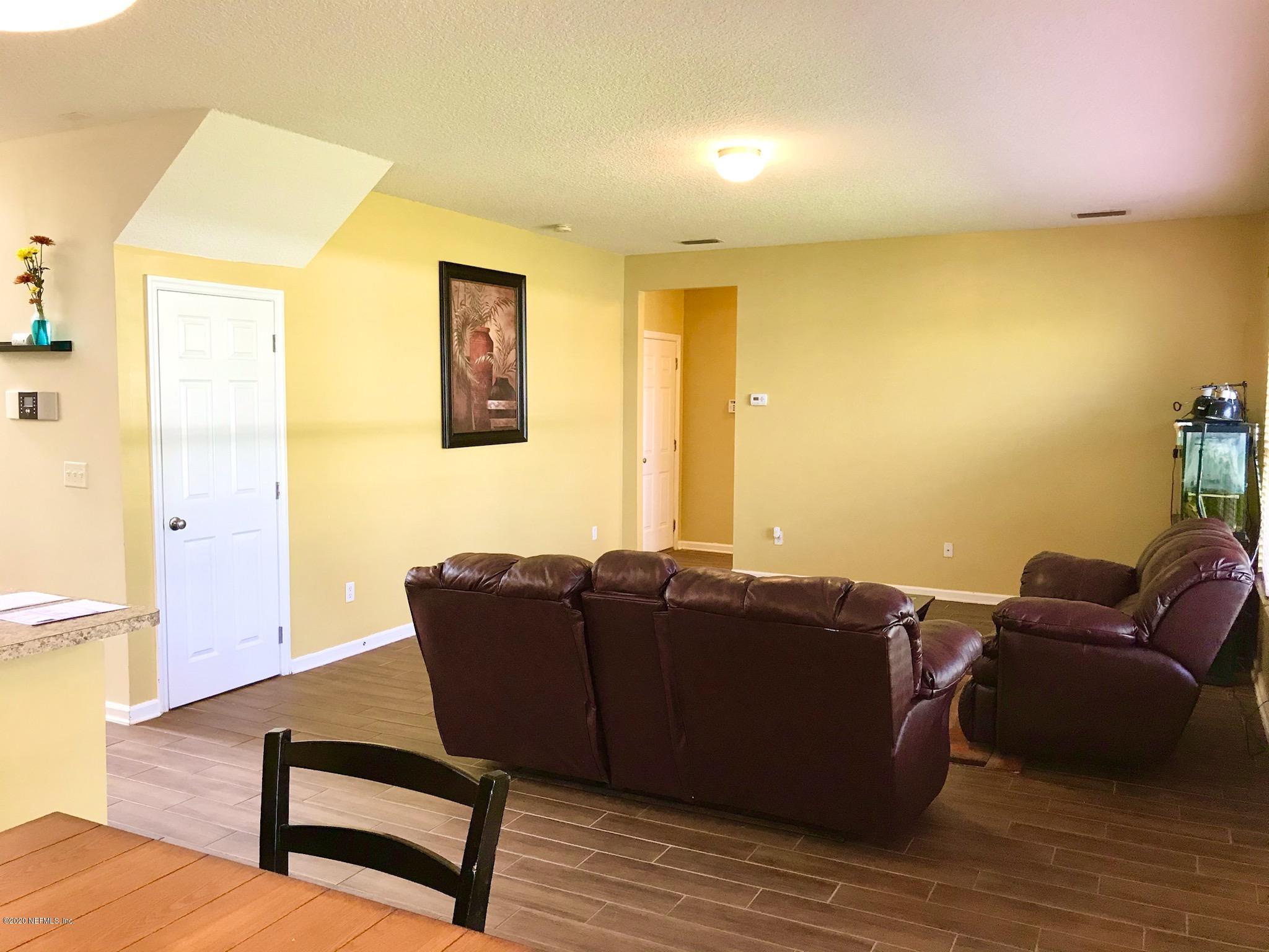 5913 Round Table Road Jacksonville, FL 32254 - Photo 7 of 17 IMG_6490