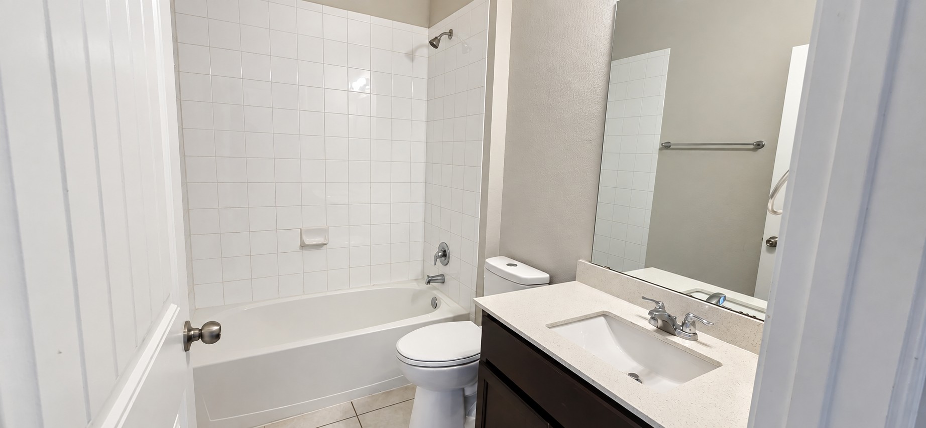 7024 Ranchito Drive Austin, TX 78744 - Photo 9 of 22 Guest bathroom