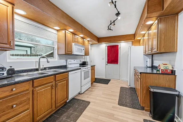 $235,000 | 56759 Spruce Lane, Elkhart, IN 46516