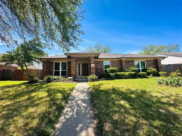 $2,400 | 3117 Kingswood Drive, Garland, TX 75040