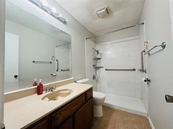 $2,400 | 3117 Kingswood Drive, Garland, TX 75040