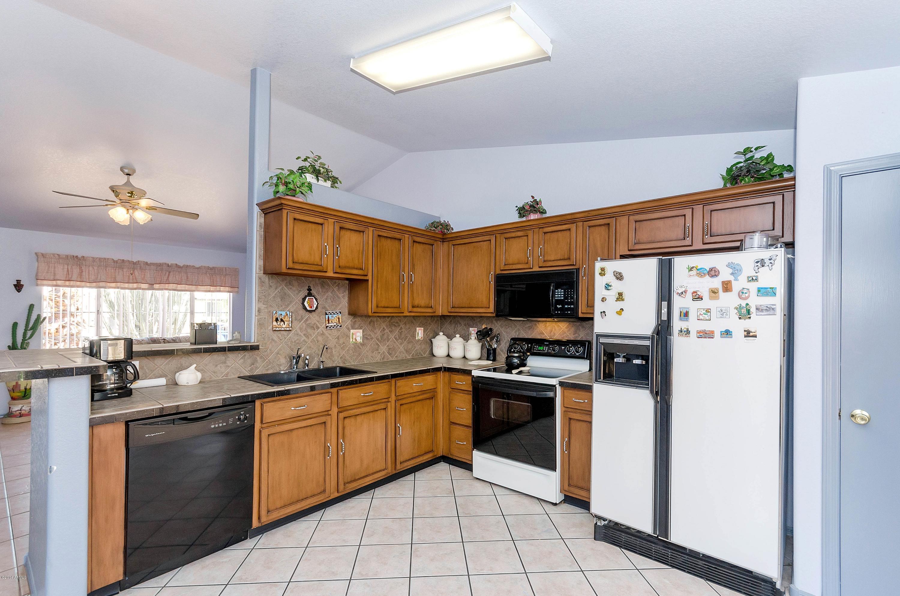 441 East Del Rio Street Chandler, AZ 85225 - Photo 4 of 22 DSC_5189