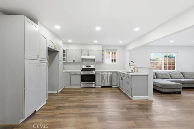 $939,000 | 24305 Wabuska Street, Newhall, CA 91321