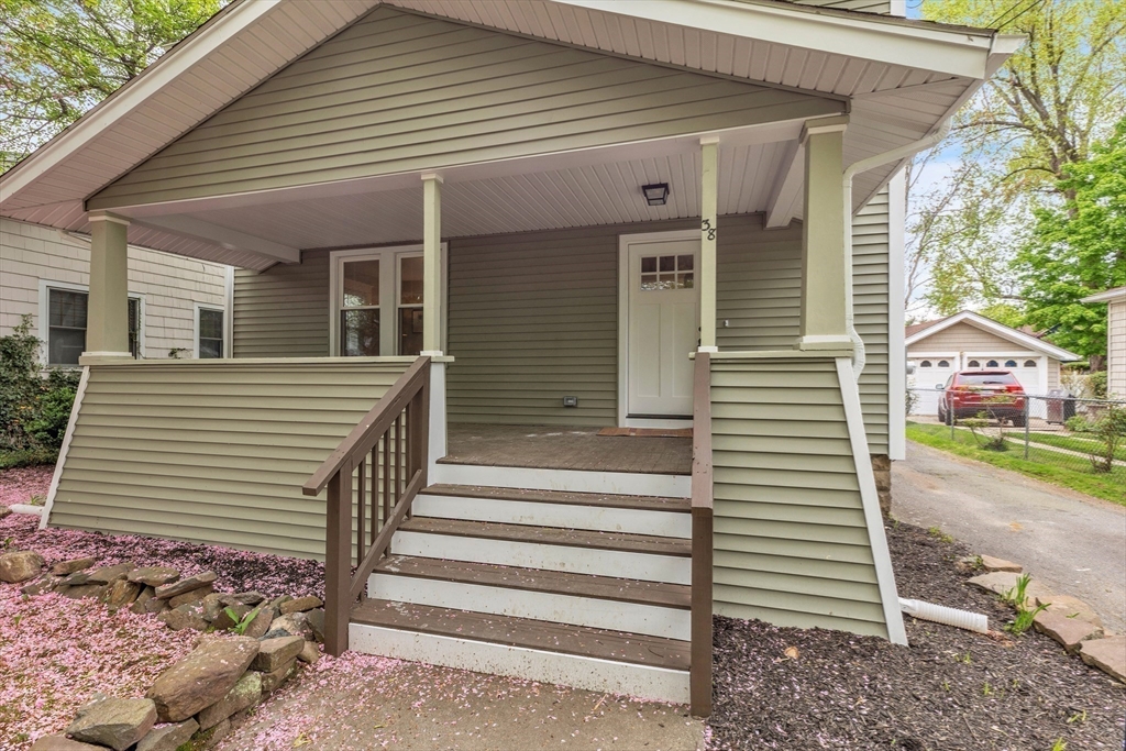 38 Manchester Terrace Springfield, MA 01108 - Photo 2 of 36 Gallery Image 2