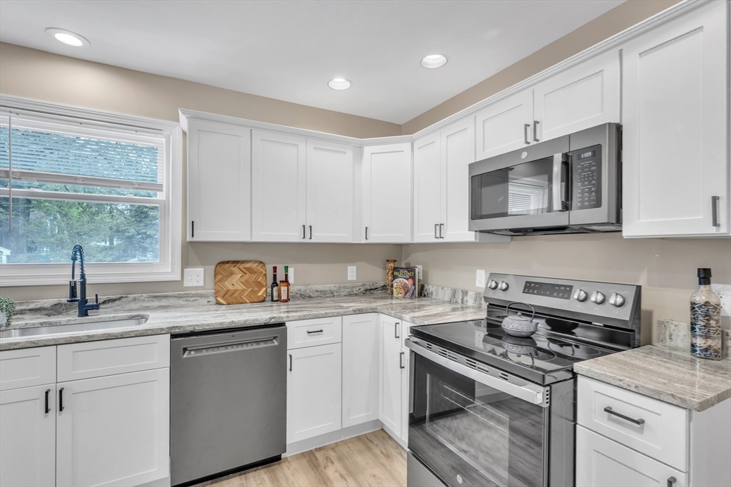 38 Manchester Terrace Springfield, MA 01108 - Photo 10 of 36 Gallery Image 10