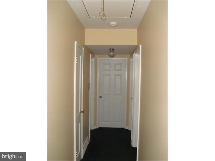 17 Lynbrook Road Wilmington, DE 19804 - Photo 11 of 19 Hallway