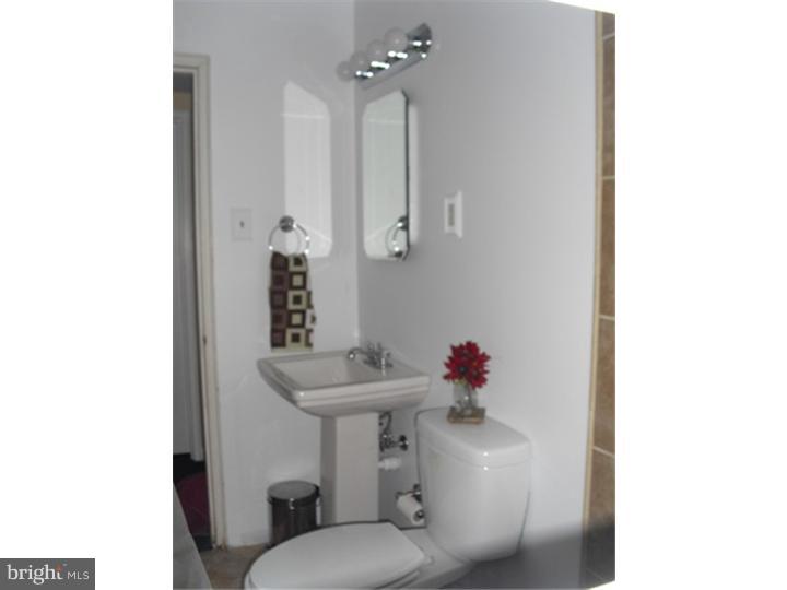 17 Lynbrook Road Wilmington, DE 19804 - Photo 15 of 19 Bathroom