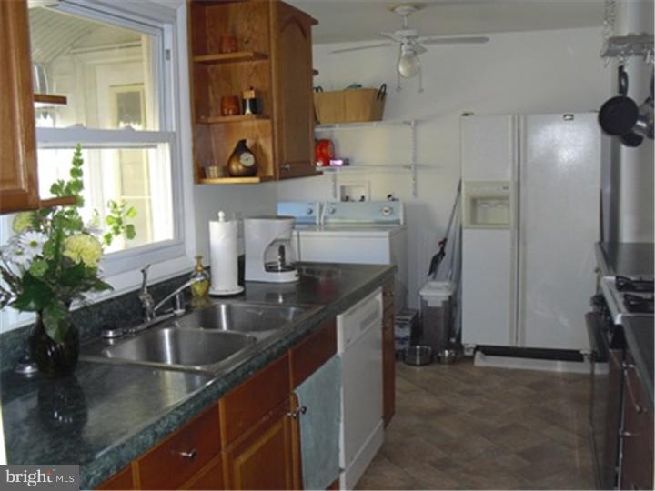 17 Lynbrook Road Wilmington, DE 19804 - Photo 5 of 19 Kitchen