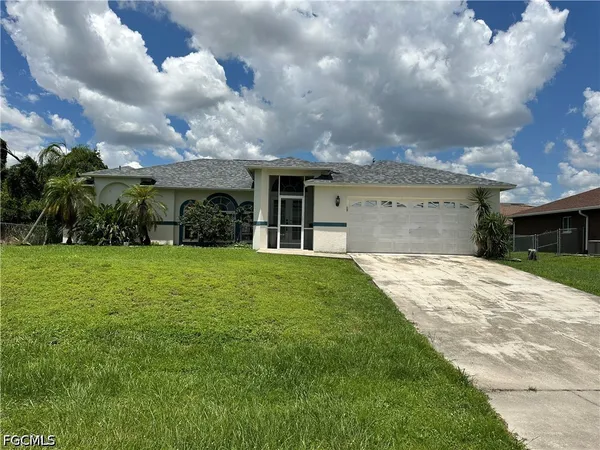 $2,650 | 8397 Bahamas Road, Fort Myers, FL 33967