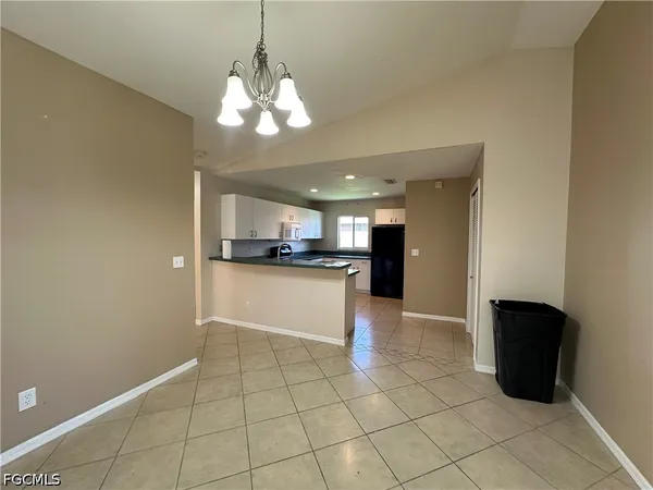 $2,650 | 8397 Bahamas Road, Fort Myers, FL 33967