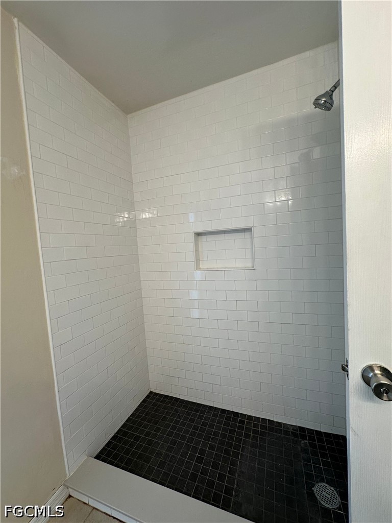 8397 Bahamas Road Fort Myers, FL 33967 - Photo 18 of 23