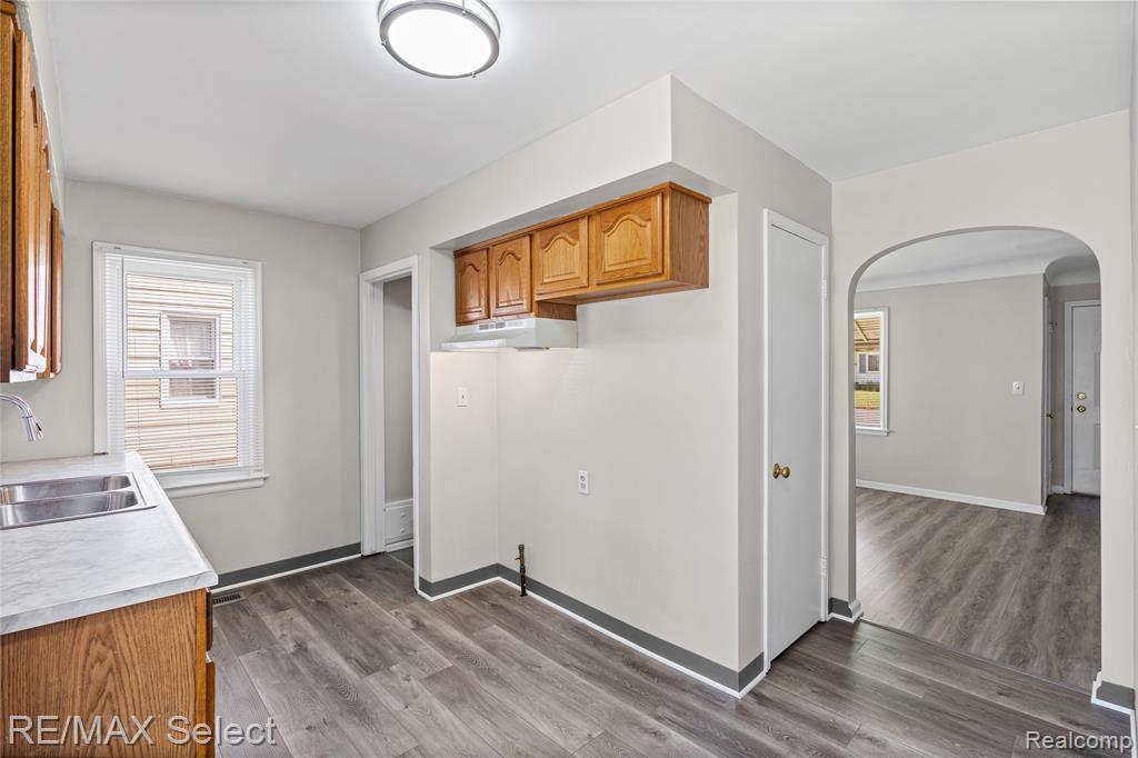 4305 Pengelly Road Flint, MI 48507 - Photo 8 of 36