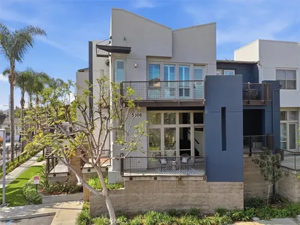 $1,195,000 | 5506 West 149th Place, Unit 5, Hawthorne, CA 90250