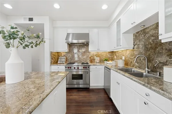 $1,195,000 | 5506 West 149th Place, Unit 5, Hawthorne, CA 90250