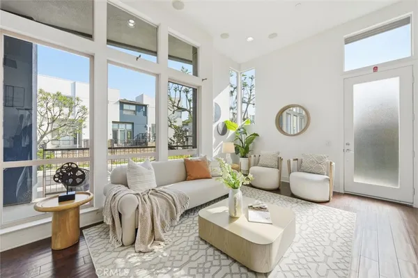 $1,195,000 | 5506 West 149th Place, Unit 5, Hawthorne, CA 90250