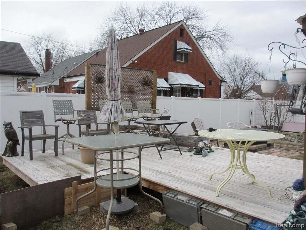 13219 Rosedale Street Southgate, MI 48195 - Photo 8 of 19 IMG_8543.JPG