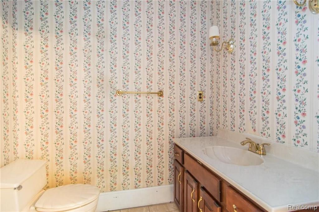 160 East Long Lake Road Bloomfield Hills, MI 48304 - Photo 21 of 58