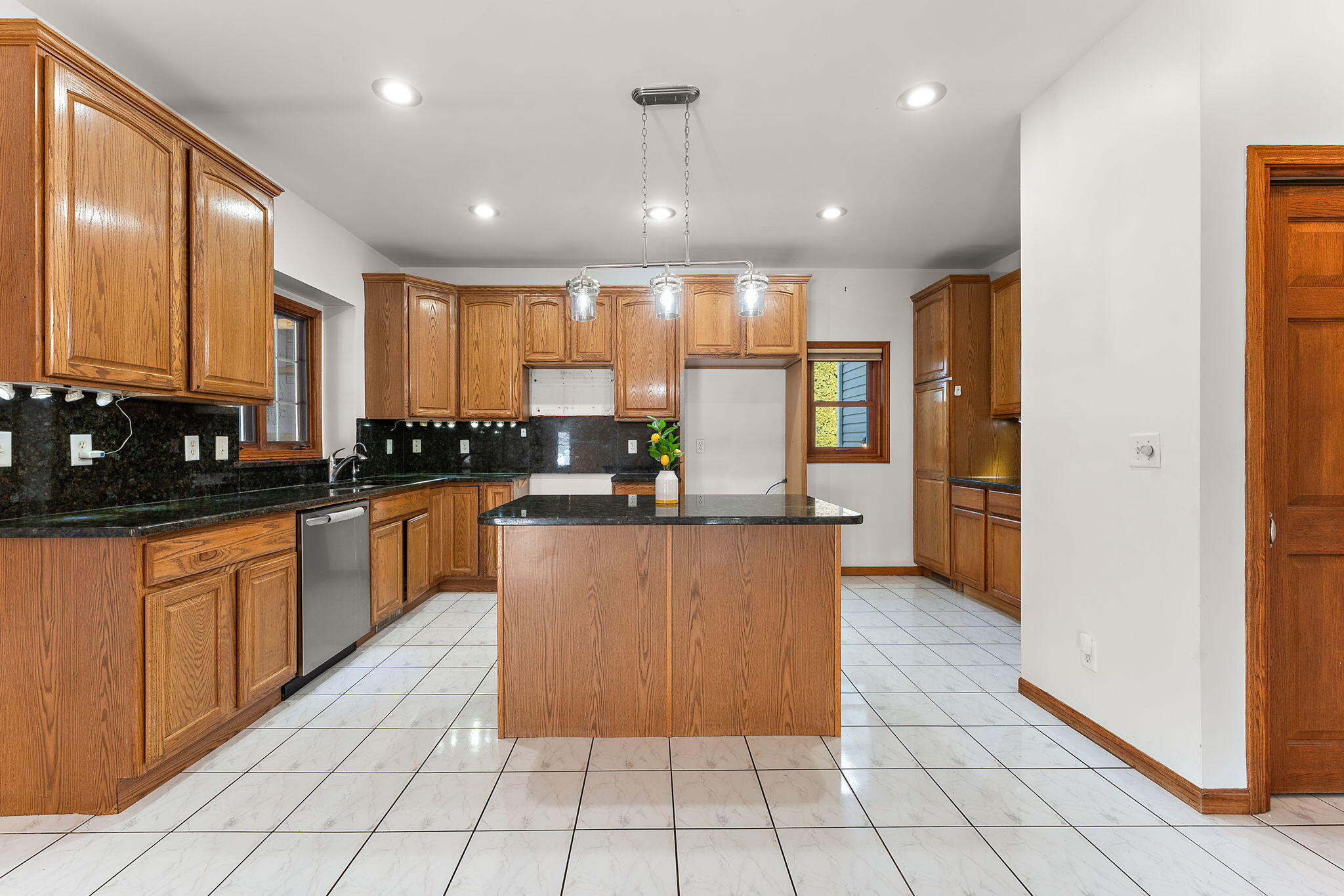 148 Timber Point Court Valparaiso, IN 46385 - Photo 15 of 42 2048x1365