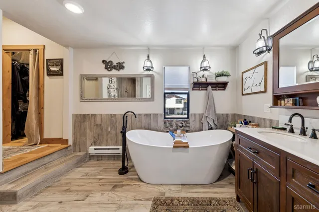 $2,595,000 | 2202 Balboa Drive, South Lake Tahoe, CA 96150