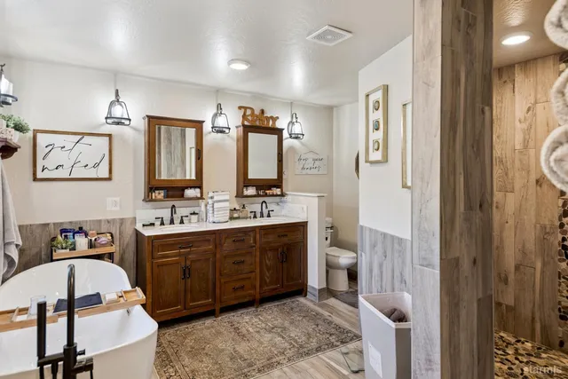 $2,595,000 | 2202 Balboa Drive, South Lake Tahoe, CA 96150