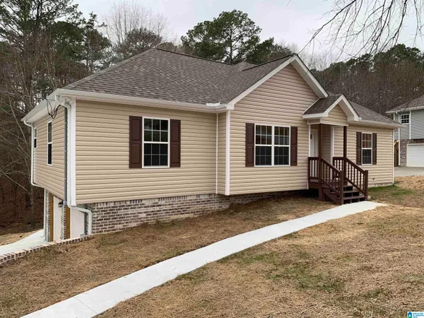 $329,000 | 801 Lakeshore Circle, Warrior, AL 35180
