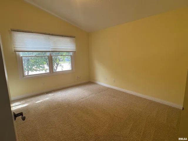 $2,800 | 3011 Belmont Place, Bettendorf, IA 52722