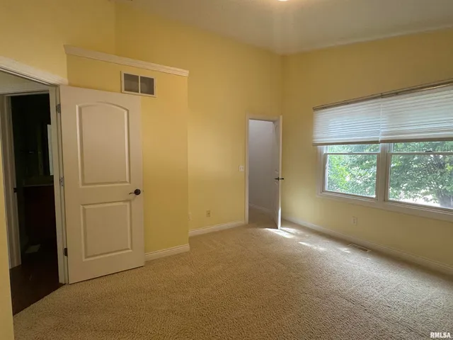 $2,800 | 3011 Belmont Place, Bettendorf, IA 52722