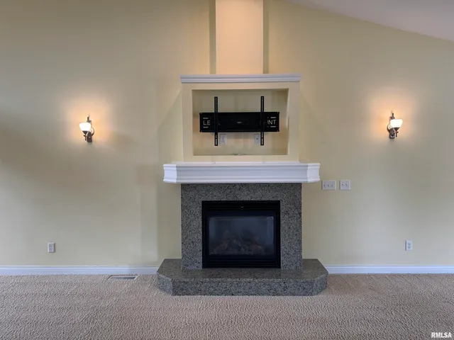 $2,800 | 3011 Belmont Place, Bettendorf, IA 52722