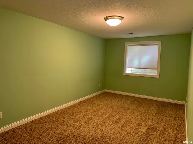 $2,800 | 3011 Belmont Place, Bettendorf, IA 52722