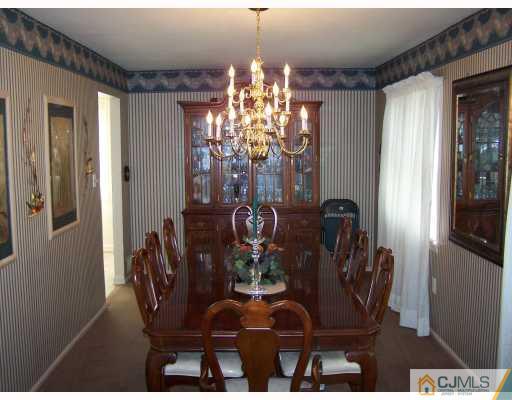 18 Crown Road Somerset, NJ 08873 - Photo 4 of 8 Gallery Image 4