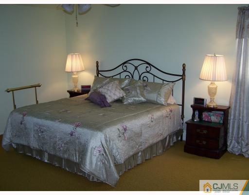 18 Crown Road Somerset, NJ 08873 - Photo 7 of 8 Gallery Image 7