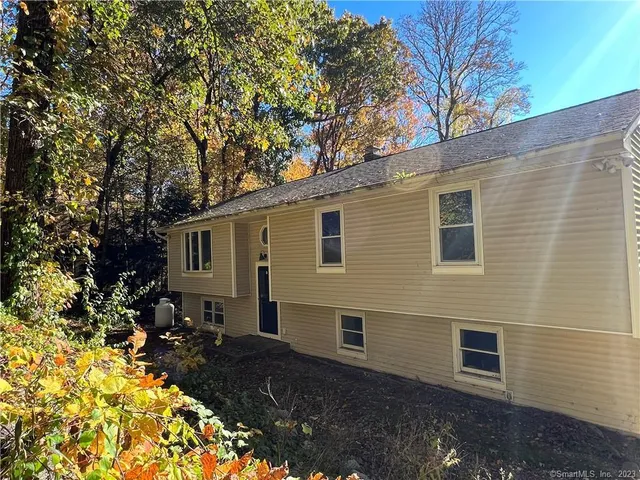 $2,500 | 8 Wildwood Road, Portland, CT 06480