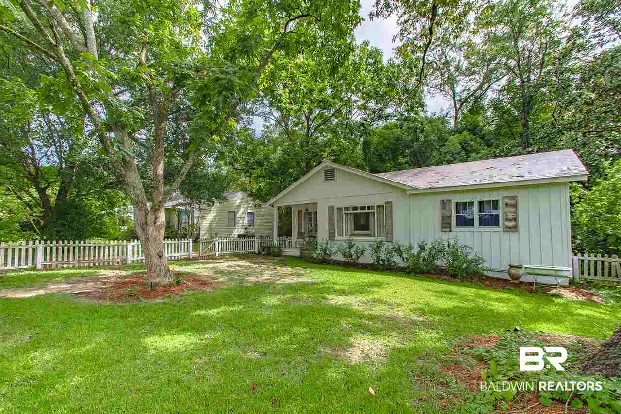 409 Azalea Street Fairhope, AL 36532 - Photo 5 of 39