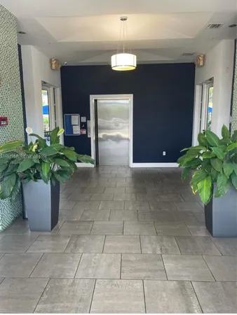 $2,700 | 1791 Northeast Miami Gardens Drive, Unit E604, Miami, FL 33179