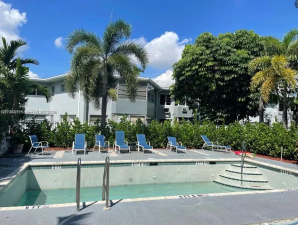 $2,700 | 1791 Northeast Miami Gardens Drive, Unit E604, Miami, FL 33179