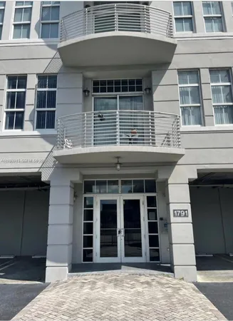 $2,700 | 1791 Northeast Miami Gardens Drive, Unit E604, Miami, FL 33179