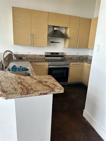 $2,700 | 1791 Northeast Miami Gardens Drive, Unit E604, Miami, FL 33179