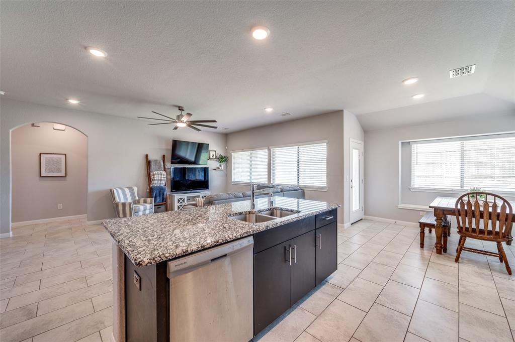 1305 Coyote Ridge Aubrey, TX 76227 - Photo 10 of 33