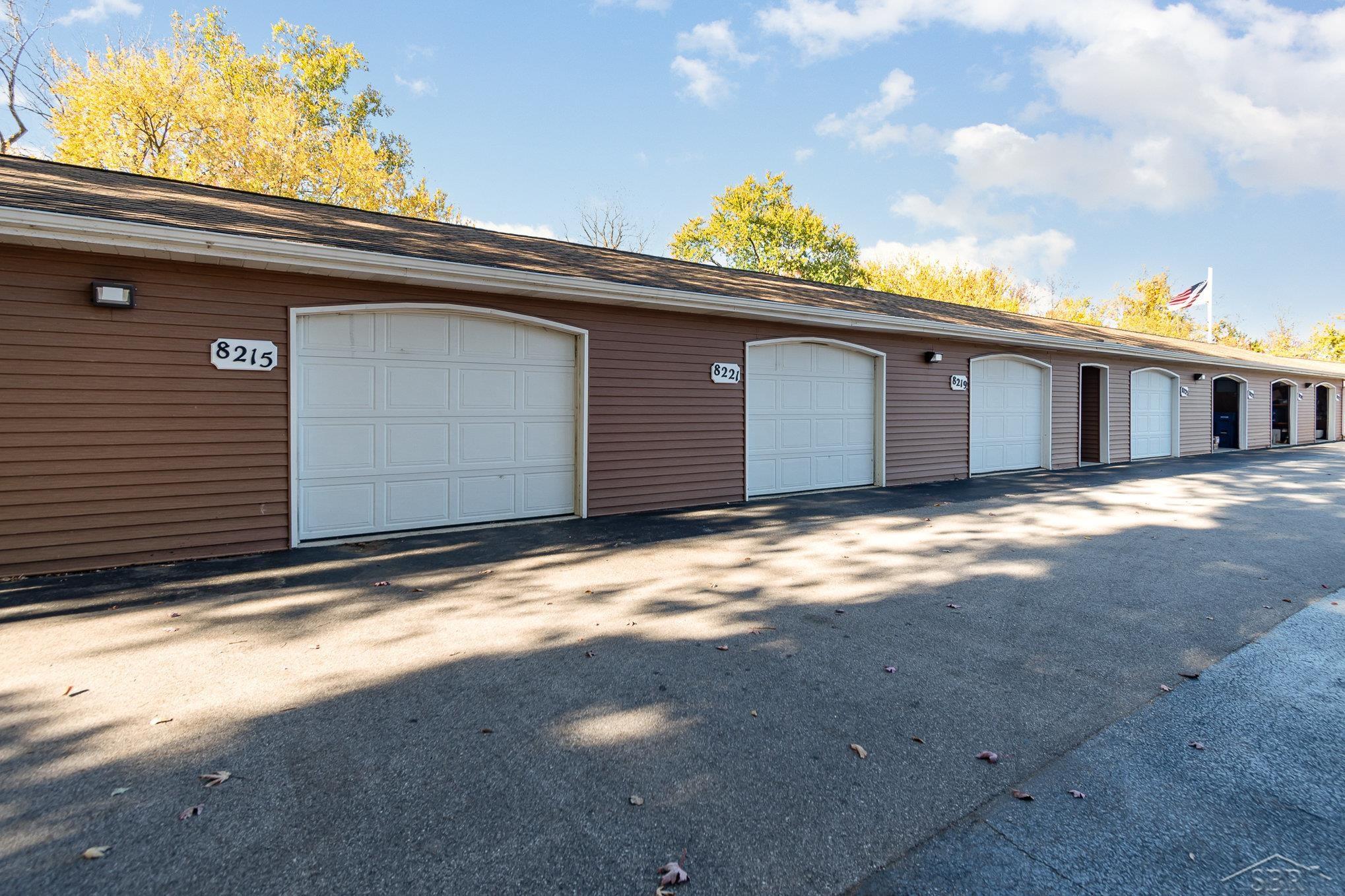 8215 Midland Road Freeland, MI 48623 - Photo 4 of 31 50158449-92f9c19f-c673-4d54-b8ed-37ff5b9b9f7c.JPG
