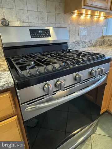 $2,100 | 606 South Belnord Avenue, Baltimore, MD 21224