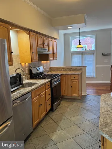 $2,100 | 606 South Belnord Avenue, Baltimore, MD 21224